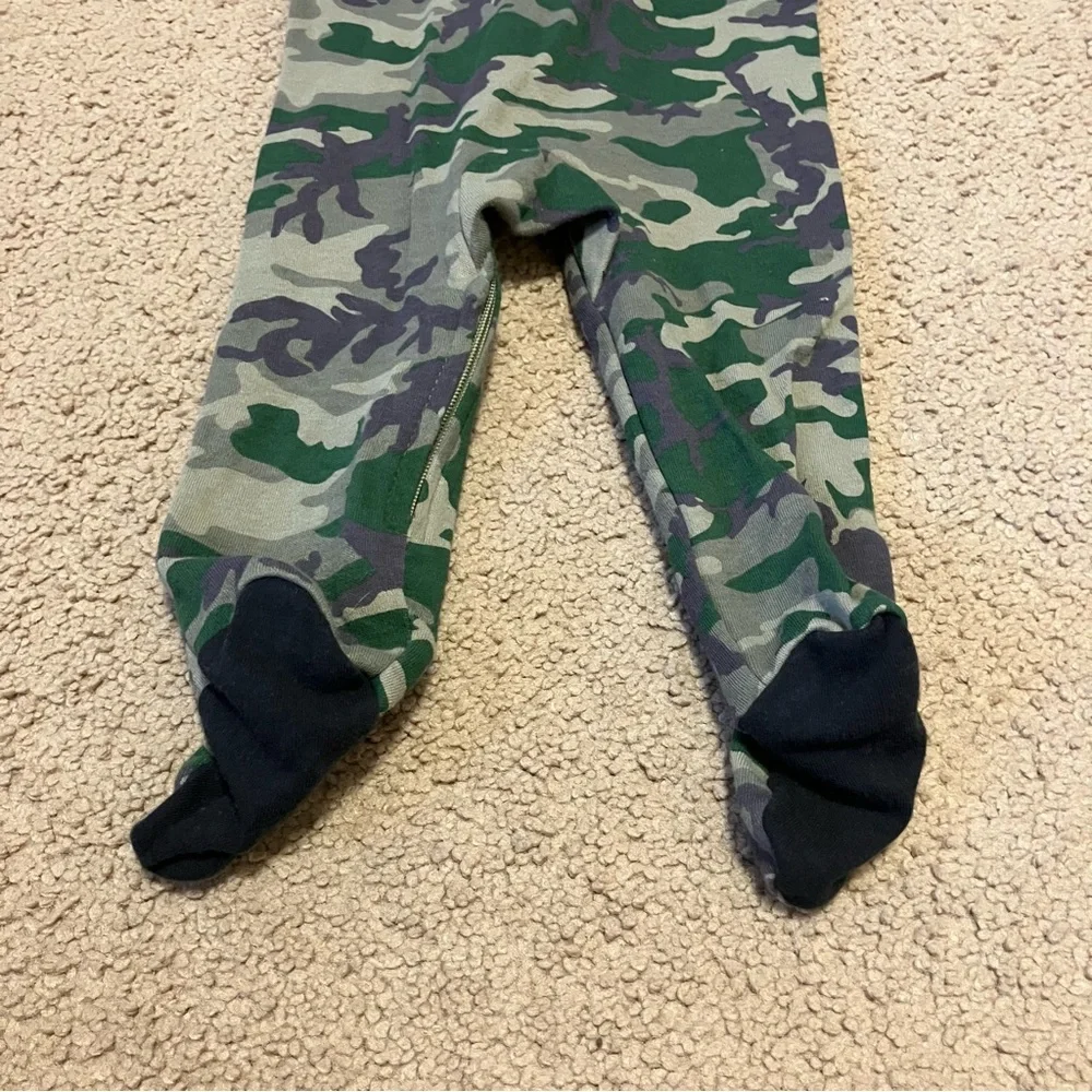 The Peanutshell Footed Baby‎ Boy’s Camo Sleeper Sz 3 Months *LIKE NEW*